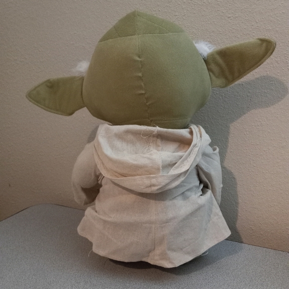 Star Wars Yoda With Pumpkin  Halloween Decoration/Plush 19"Tall,18" Ear to Ear. - Picture 7 of 13